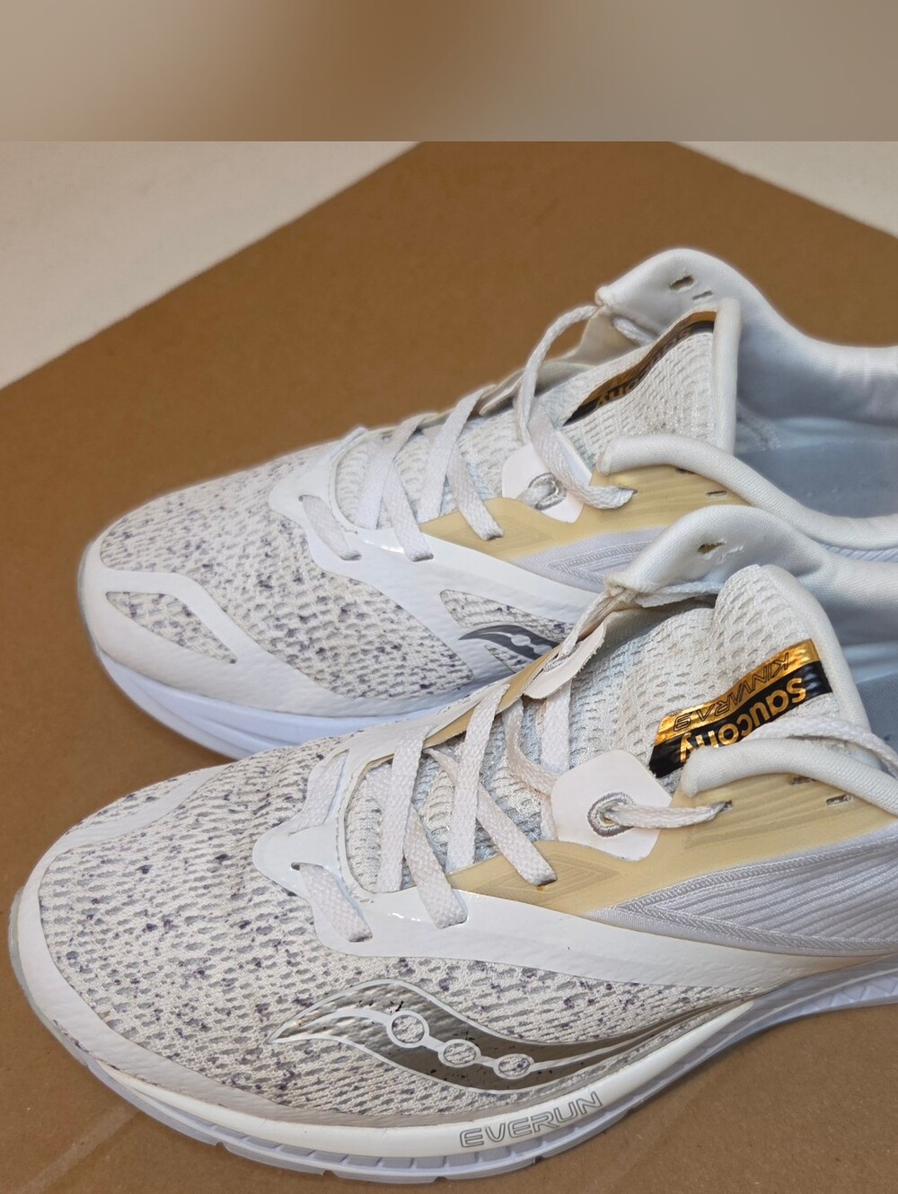 Saucony Women's Athletic Shoe Kinvara 9 Size 11.5  White